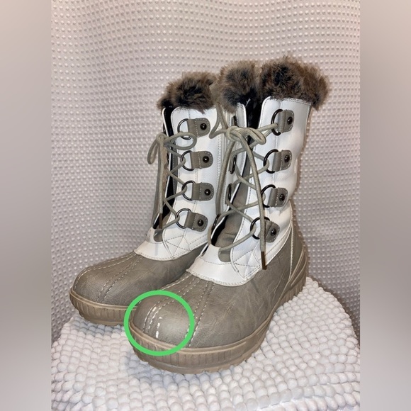 Woman Sölher winter boots white-beige faux fur side zipper lace-up size 7.5 (38) - Picture 9 of 16